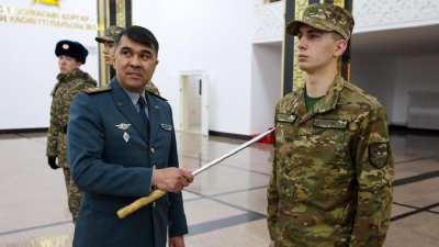 Казахстанских военных переодели в единую форму: в Минобороны провели &quot;показ&quot; (фото)