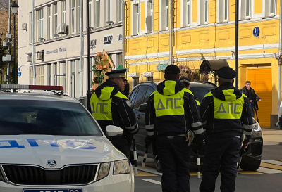 В ГИБДД опровергли слухи об изъятии номеров серии АМР при законной выдаче