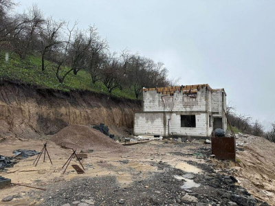 Факты незаконной срезки горных массивов участились в Казахстане - Базарбек