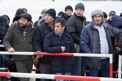 Испания готовит экстренную легализацию для до 500 тыс. мигрантов