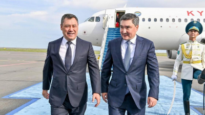 Президент еще одной страны прилетел в Астану
