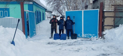 Школьники спасли жизнь одинокой бабушке в области Абай