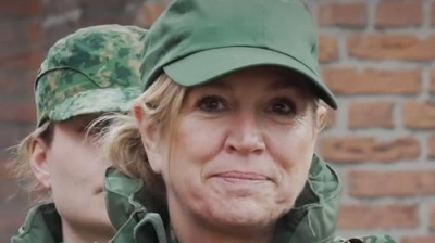 Королева Нидерландов вместо пенсии пошла в армию