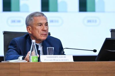 &laquo;Сирота обязательно должен получить поддержку&raquo;: раис РТ потребовал проверить жилфонд для сирот