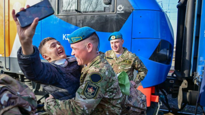 Десант вернулся домой: в Астане встретили уволенных в запас военнослужащих