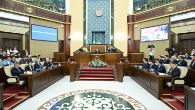 Ерлан Кошанов отметил важность верховенства закона на совместном заседании Парламента