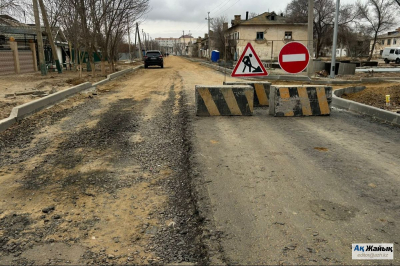 &laquo;Асфальт на песок&raquo; за 657 миллионов: жители Балыкши зафиксировали нарушения на ул. Кожакаева