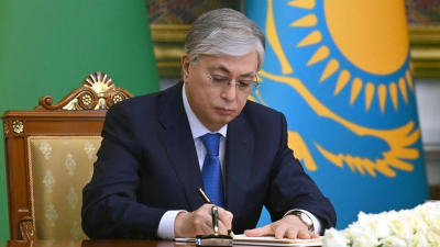 Токаев подписал закон, ужесточающий наказание за бытовое насилие