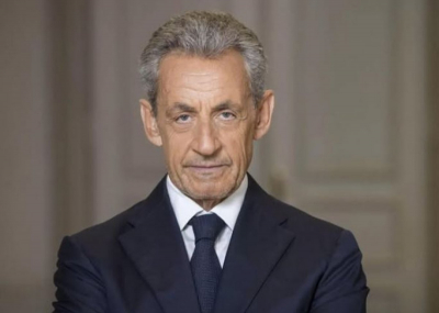 Бывший президент Франции начал отбывать пятилетний тюремный срок