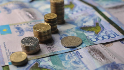 Где в Казахстане стали чаще использовать наличные деньги